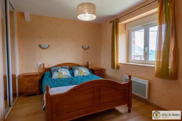 GITE LA GRANGE CONTENSOUS - La chambre lit 160