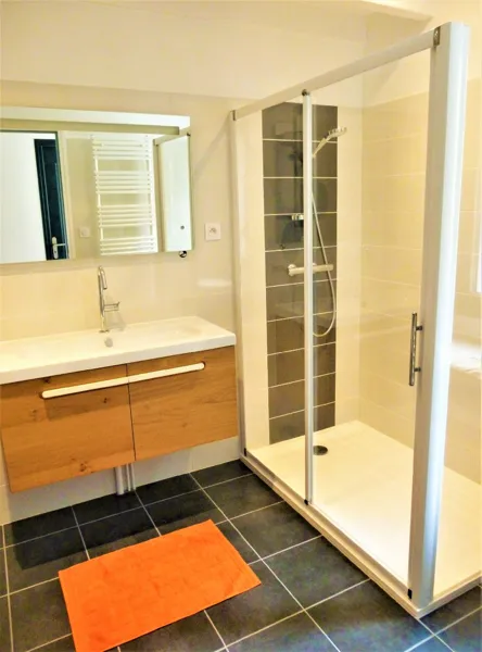 La salle de bain - www.gitelavinzelle.jimdo.com, 