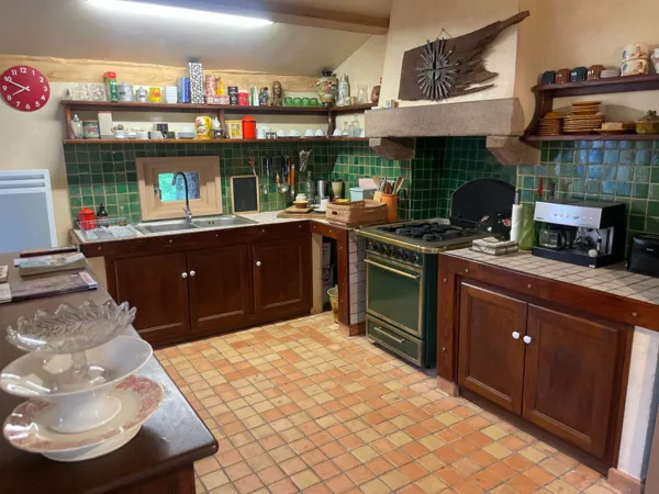 Cuisine d'été mise à disposition des hôtes, 