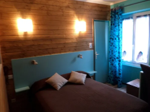 HOTEL RESTAURANT LES CARILLONS (groupes), OFFICE DE TOURISME DE CRANSAC