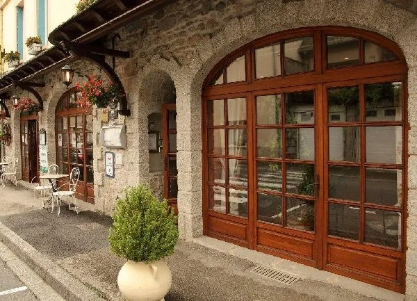 Extérieur des Deux Vallées, Hôtel des 2 Vallées