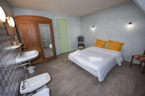 Chambre double sdb commune