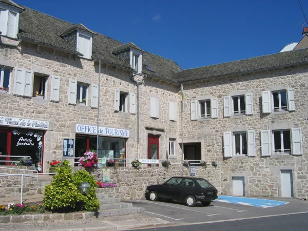 Tourisme en Aubrac - Bureau de Saint-Amans-des-Côts, 
