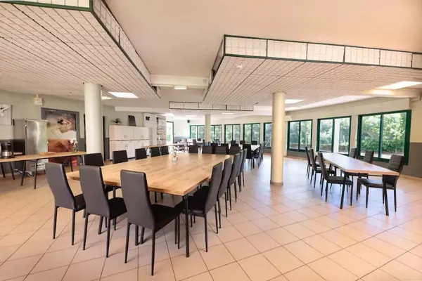 Réfectoire modulable selon le type de séjour, Domaine d'Andabre