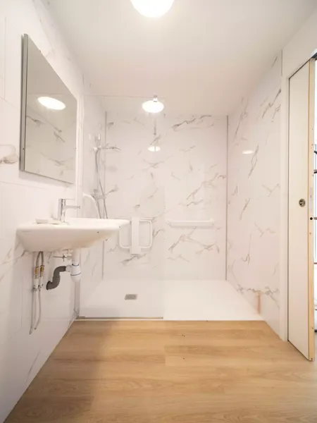 Chambre PMR & sa salle d'eau, Domaine d'Andabre