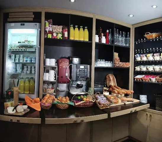 HOTEL L'AUBRAC, OFFICE DE TOURISME DE LAGUIOLE