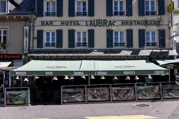 Hôtel L'Aubrac (groupes), Hôtel Restaurant l'Aubrac