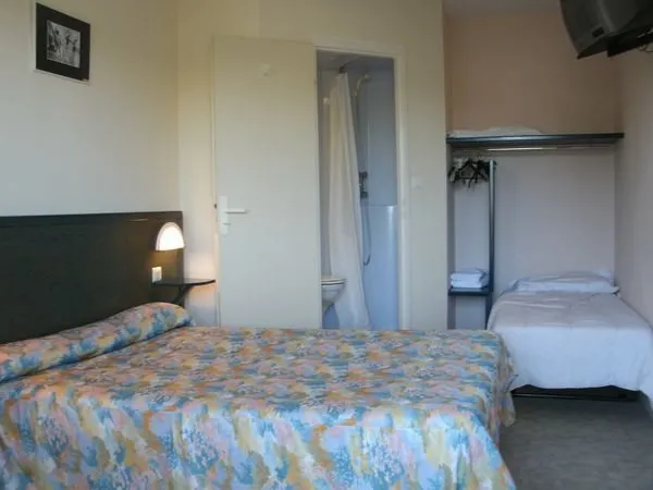 Riv'Hôtel (groupes) - chambre, OFFICE DE TOURISME DU PLATEAU DE MONTBAZENS