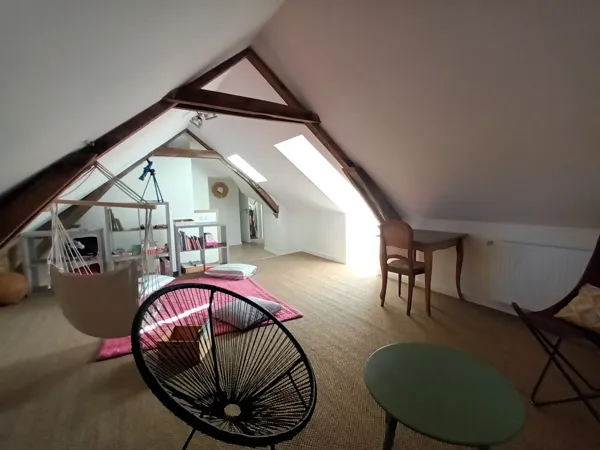 Mezzanine pour activités calmes.