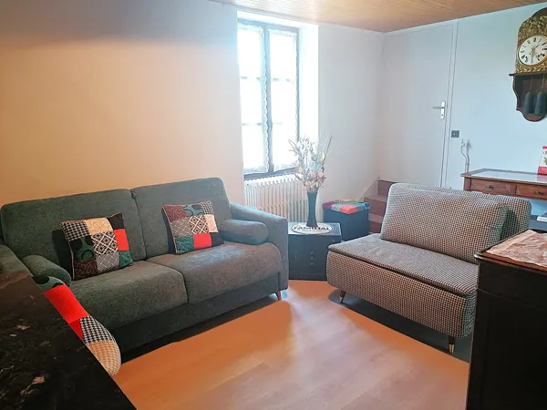 Salon (Odette et Louis) et canapé_lit_Gîte Maison Burg