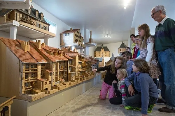 Musée du Veinazès, OFFICE DE TOURISME DU CANTON D'ENTRAYGUES SUR TRUYERE