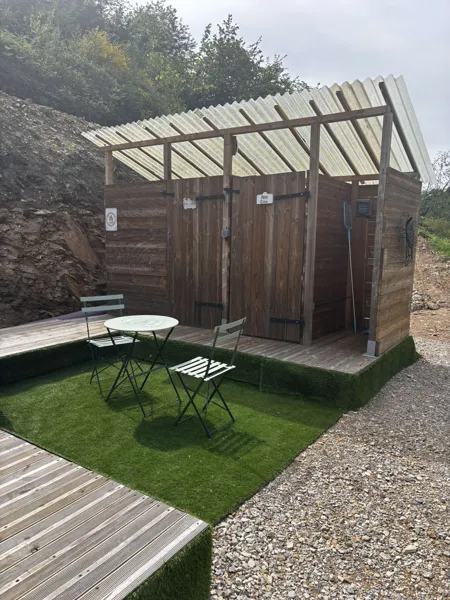 Salle de bain et toilette sèche, Salle de bain et toilette sèche