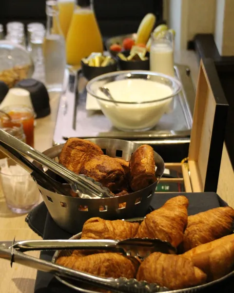 , Hôtel Restaurant Le Pont Neuf