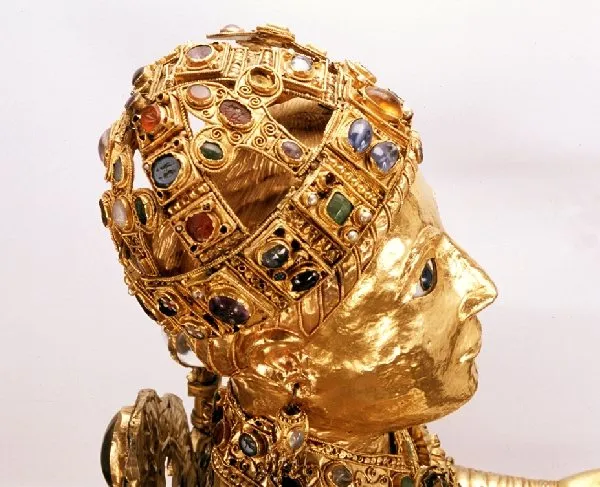 Trésor d'orfèvrerie de Conques - Majesté de sainte Foy, 