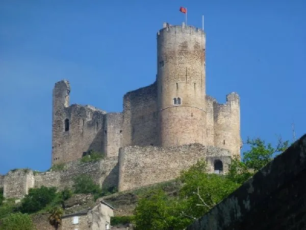 Forteresse de Najac, HÔTEL L'OUSTAL DEL BARRY
