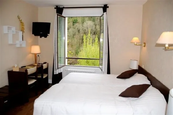 Chambre, HÔTEL LE BELLE RIVE