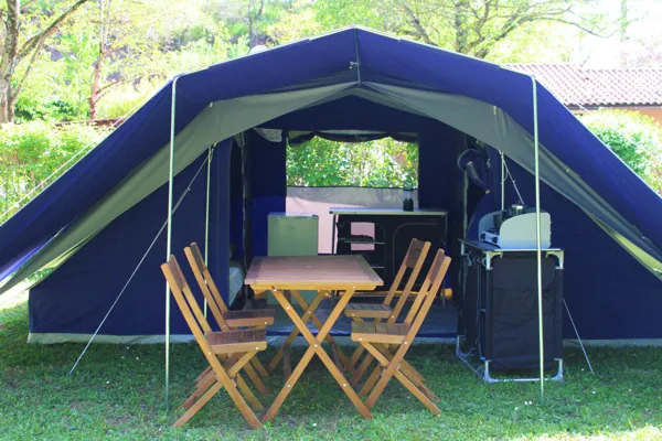 La tente Tribu- tout le confort et de Vrais Lits pour 4 personnes, vb