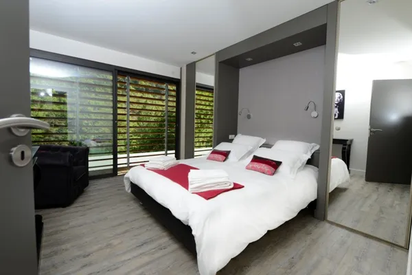 Chambre vue rivière, Gite Emeraude Design & Nature - Luc Jennepin