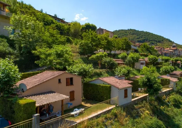 Hébergements sur place, Camping de la cascade