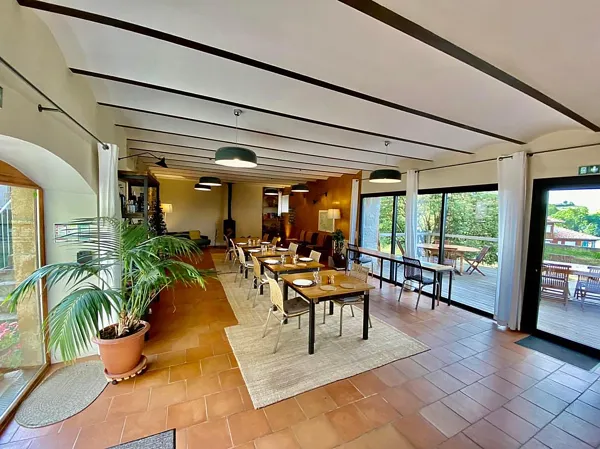 Salle de restauration ou de séminaire, MP