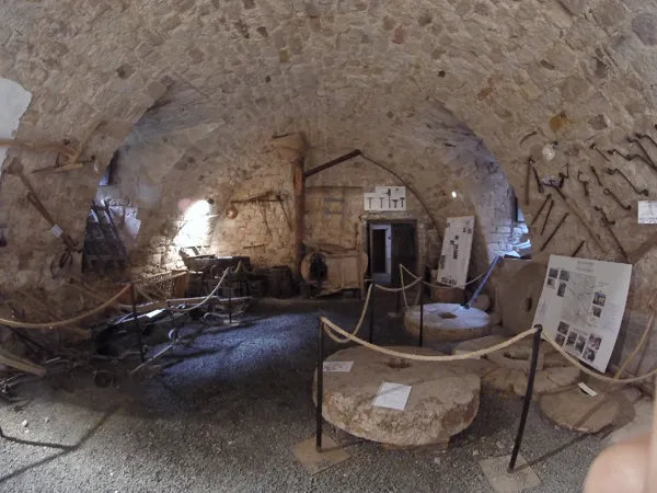 Salle du matériel agricole, Château / Musée de la vie rurale / Musée de la pierre