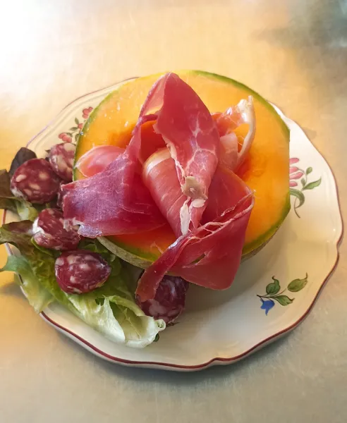 Des produits issus de nos producteurs à 40 km à la ronde., Chez Jaja