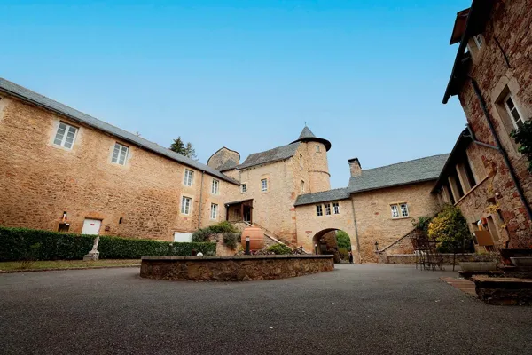 Château de Fontanges (hôtel groupes), château de Fontanges
