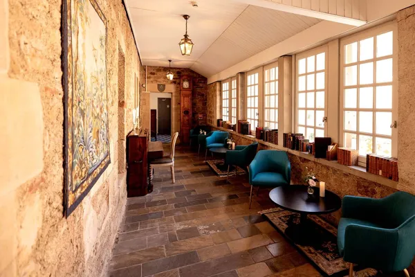 Château de Fontanges (hôtel groupes), château de Fontanges