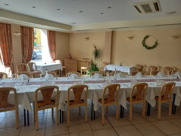 Hôtel Restaurant des Voyageurs (groupes) salle groupe, OFFICE DE TOURISME DE PARELOUP LEVEZOU