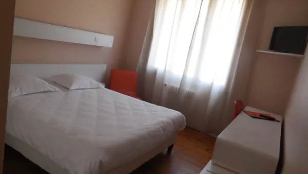 Hôtel Restaurant des Voyageurs (groupes), OFFICE DE TOURISME DE PARELOUP LEVEZOU