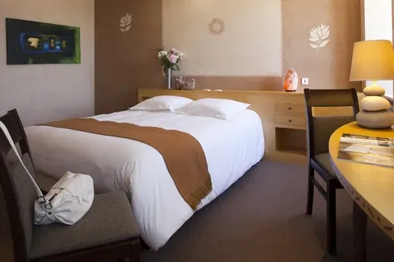 HOTEL DU COMMERCE chambre, ©HôtelduCommerce