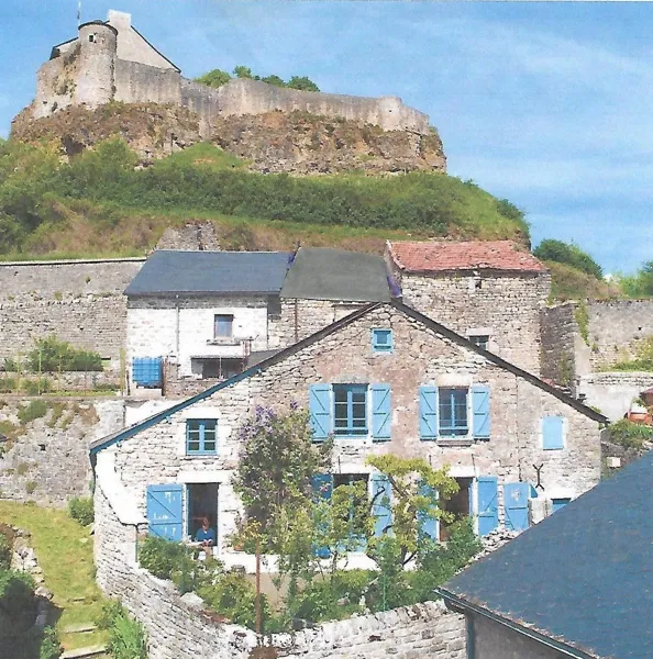 Gîte Les Volets Bleus sous le château, Edmond Vesy