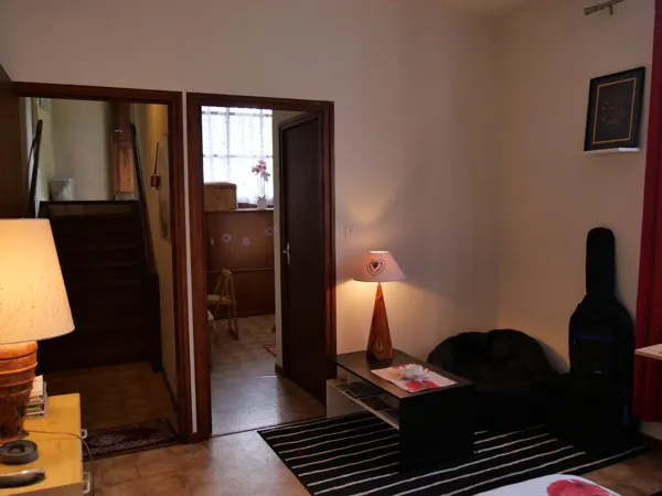 Entrée privative et salle d'eau