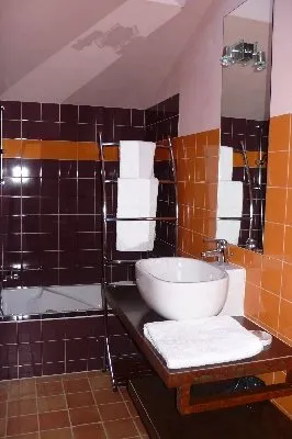 Les Castels de Sorgue - Salle de bain, OFFICE DE TOURISME DU SAINT AFFRICAIN