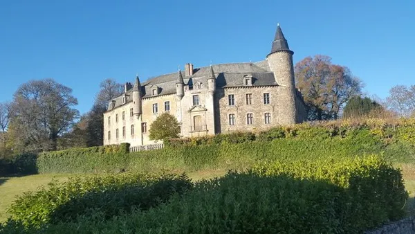 Location Terradou - vue sur le château
