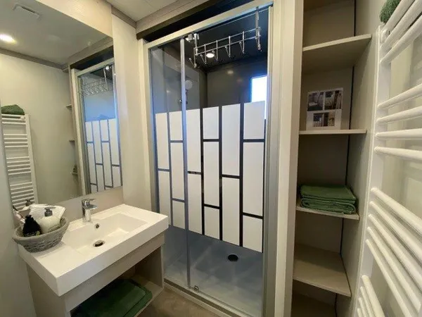 Gite Au Père Peinard salle d'eau - H12G023213