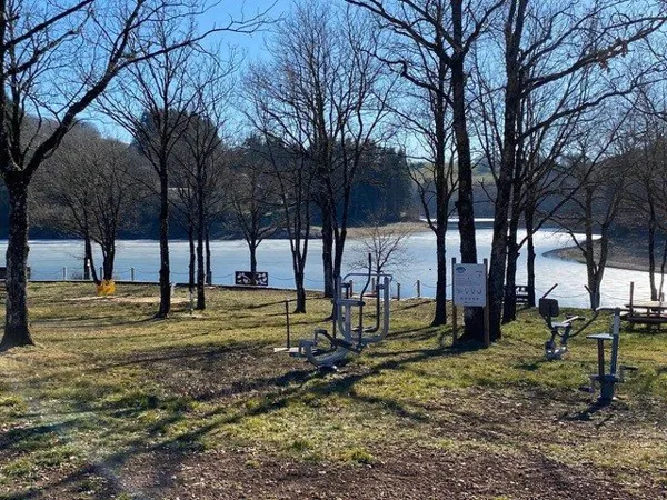 Gite Au Père Peinard aire de jeux - H12G023213