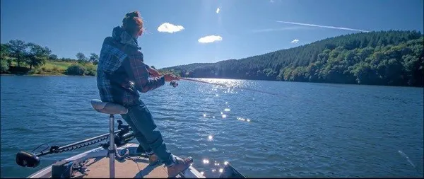 Pêche au lac de Pont de Salars - Gite Au Père Peinard - H12G023213
