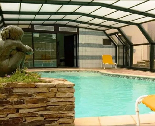 HOTEL AUX BERGES DE PARELOUP (groupes), OFFICE DE TOURISME DE PARELOUP LEVEZOU