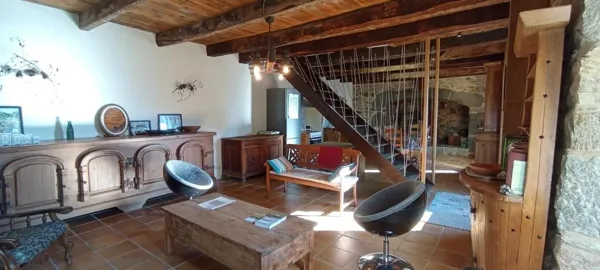 Salon, Propriétaire