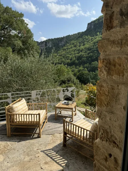 Terrasse de la chambre Le Tarn, L'Hermitage de la Dourbie