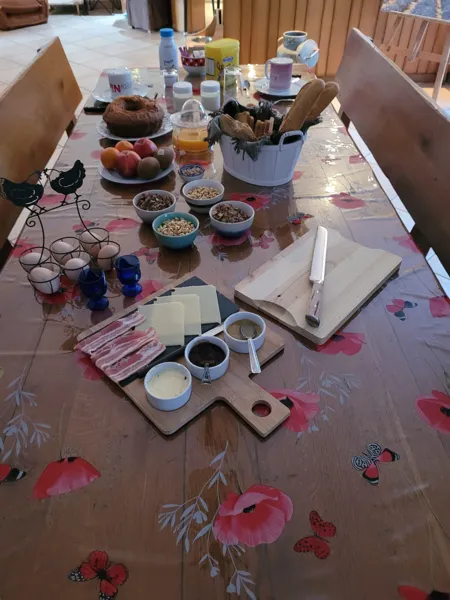 petit déjeuner inclus dans le tarif des chambres, 