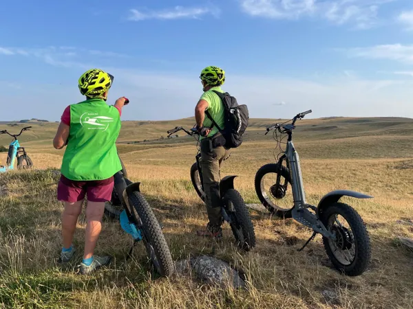 Bureau des accompagnateurs des Monts d'Aubrac - VTT et trottinettes
