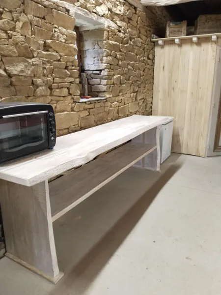 Salle de réception avec espace couchage d'appoint