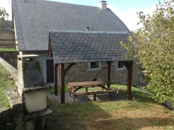 Derrière la maison, 