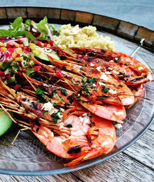 Le Faubourg, Le Faubourg