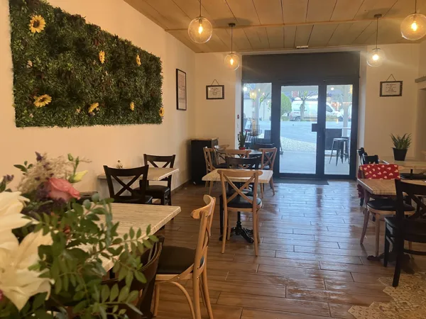 Le Faubourg, Le Faubourg