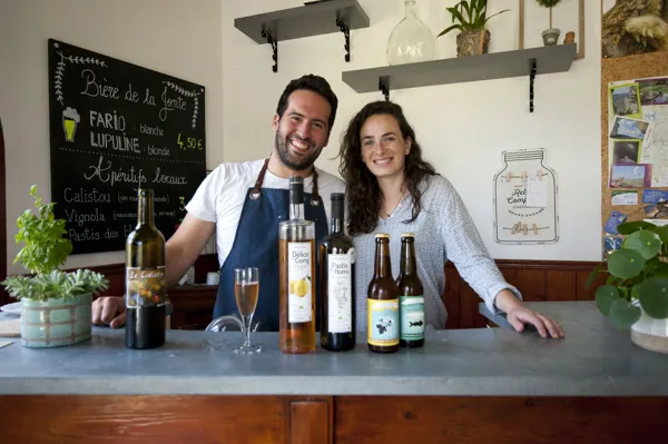 On vous accueille toujours avec le sourire, 