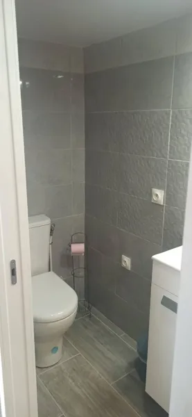 toilettes dans salle d'eau