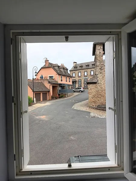 vue depuis la chambre, côté village
